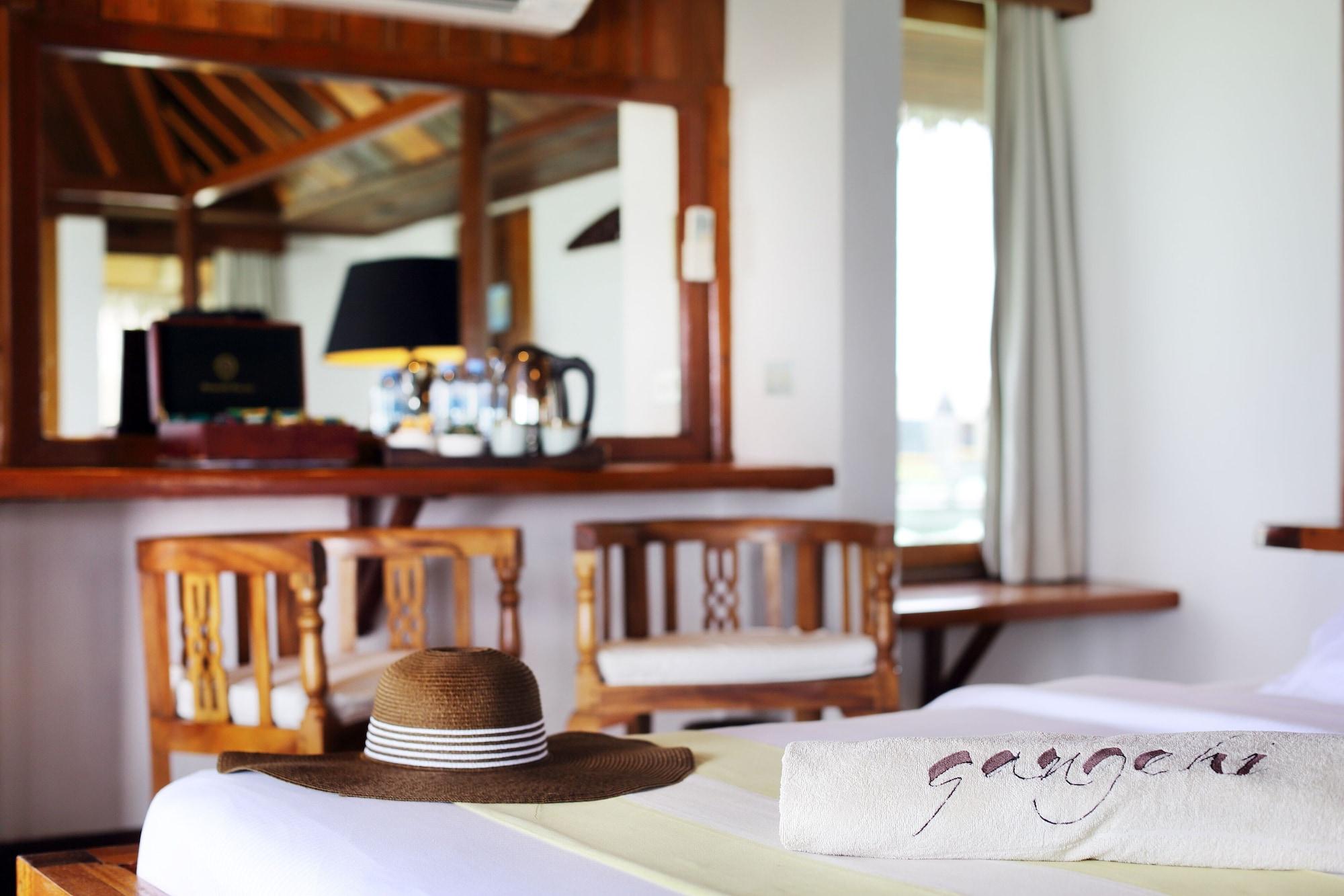 Gangehi Island Resort & Spa Esterno foto