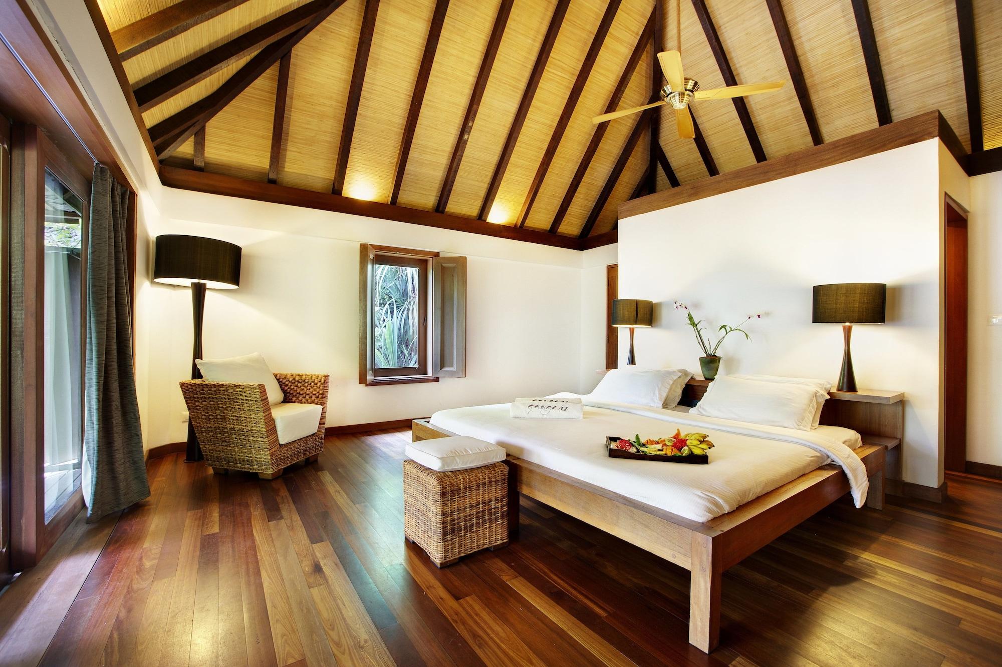 Gangehi Island Resort & Spa Esterno foto